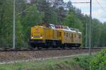 203 der DB Netz am 19.05.2020 auf der Hauptstrecke Berlin - Stralsund bei Nassenheide.