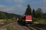 112 565-7 bremst ihren Zug gerade in ihren Endbahnhof Pockau-Lengefeld hinein.