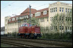 V 65001 der Osnabrücker Dampflok Freunde rangiert hier nach Ankunft in Melle am 29.4.2001 vor dem dortigen Automuseum.