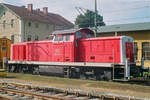 Am 20. August 1995 steht 290 112-2 im Bahnhof Freilassing vor dem Hilfszug.