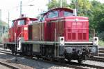 290 371-4 in Bundesbahnrot zieht 362 942-5 als Lokzug durch Kln West am 29.07.2009