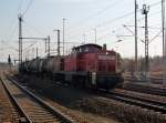 290 525 kam mit einem Kesselwagenzug durch Dresden Reick in Richtung Dresden HBF.
03.03.11