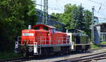 DB Cargo AG [D] mit  294 951-9  [NVR-Nummer: 98 80 3294 951-9 D-DB] + Railsystems RP GmbH Lok  291 037-0  (9880 3 291 037-0 D-RPRS ) am Haken am 02.06.20 Bf.