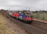 421 387-2 und 291 034-7 fahren am 12.03.15 mit einem Containerzug durch Syrau/V.