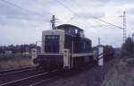 Links fahrend erreicht 291095 mit einem kurzen Übergabezug am 25.7.1987 um 13.48 Uhr aus Osnabrück kommend den Bahnhof Hasbergen.