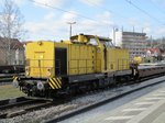 293 509 der SGL GmbH im Bahnhof Roth mit neuen Schwellen (1.4.16).