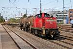 294 575-6  Lok 4  fuhr am 25.08.2015 erneut durch München Heimeranplatz mit ihren zwei Kesselwagen in Richtung Ostbahnhof.