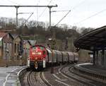 DB-DIESELLOK 294 722-4 MIT GÜTERZUG IM BAHNHOF BETZDORF/SIEG
Mit kurzem Güterzug von 5 Wagen hier DB-294 722-4 am 12.3.2020 auf Durchfahrt
in BETZDORF/SIEG....