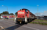 294 730-7 schiebt ihren H-Wagenzug zum Kunden. Kehler Hafen 22.9.22