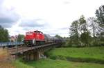 294 760 mit Militrzug am 15.06.2009 auf der Haidenaab-Brcke in Pressath (Strecke Pressath - Grafenwhr - Grafenwhr-Lager)