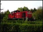 Die 294 832-1 hat gerade leere e-Wagen zum Schrotthndler in Viersen gefahren und ist nun wieder zurck auf dem Weg zum Viersener Gterbahnhof.