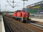 294 742-2 zieht eine  sehr schwere Last  durch Bielefeld. 11.04.2011.