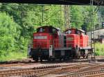 294 903-0 und eine weitere remotorisierte V90 der DB Schenker Rail Deutschland AG am 04.06.2011 abgestellt unter der Langenauer Brcke in Keutztal.