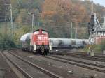 294 692-9 mit Kesselwagen von  Express Slovakia . Kln-West. 31.10.2011.
