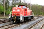 Die 294 682-0 wartet auf das Signal zur Ausfahrt aus dem Mendener Bahnhof, 26.04.2012