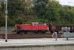 Schiebend ist hier die 294 744-8 mit Holztransportwagen in Neckarelz am Montagvormittag den 7. Oktober 2013 zu sehen.....
