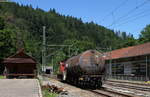 294 616-8 rangiert einen Schadwagen im Bahnhof Triberg 28.6.19
