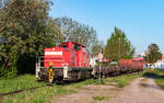 294 595 schiebt ihre E-Wagen auf die Seite, Bühl Industriegleis 22.4.26