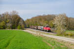 294 788 DB Cargo mit einem kurzen �bergabezug bei Steinach b. Rothenburg Richtung Ansbach, 20.04.2022