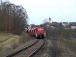 294 898 mit dem Gterzug nach Hirschau nach der Ortsdurchfahrt von Gebenbach.