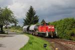 294 750 mit zwei Wagen am 24.06.2011 in Schnaittenbach.