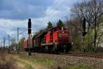 DB 294 710-9 fhrt mit der bergabe von Mnchen Nord nach Neufahrn am 12.04.12 in Oberschleiheim vorbei.