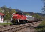 DB/Hochrheinbahn: Gterzug mit der 294 740-6 bei der Durchfahrt Sckingen am 24.