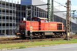 294 846-1 passing a car depot in Bremerhafen 15.08.2016