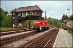 Die Duisburger 294 866 steht ohne Arbeit im Bahnhof Brgge (Westf).