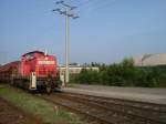 Am 04.06.2007 steht 294 716 im PA AKW um einige Wagen abzuholen. Rechts ist im Hintergrund der Monte Kaolino, ein ber 100 Meter hoher Sandberg zu sehen. (Strecke Amberg-Schnaittenbach)