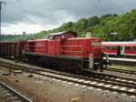 294 724-0 mit einem Gterzug auf Durchfahrt im Bahnhof Koblenz