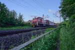 Am Abend des 28.05.2024 war 294 638 bei Ederm�nde-Grifte mit einer �bergabe in Richtung Kassel unterwegs.