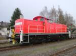 Als ich heute zum Bahnhof fuhr blendete mich zuerst die ganz neu umgebaute und frisch lackierte 294 580 (vormals 294 080)! Hirschau, 23.11.2007