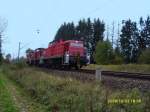 294 597, dahinter eine 295 und eine 363 als berfhrungslokzug  Hhe Peine am 22.10.2008