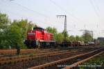 294 674-7 (Railion DB Logistics) fhrt am 23. April 2009 um 18:55 Uhr mit einem GZ durch Duisburg Neudorf - LEIDER NICHT ZU SEHEN: hinten dran in betrieb die 294 861-0