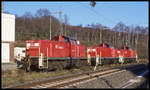 Betriebspause für 294292, 294165 und 294340 am 9.12.2001 im Bahnhof Stolberg.