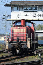 Anfang September 2021 rangierte die Diesellokomotive 294 818-0 in Koblenz-Lützel.
