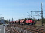 Railion 294 818-0 mit einem Güterzug aus Richtung Bebra, am 11.04.2022 bei der Einfahrt im Zielbahnhof Gerstungen.