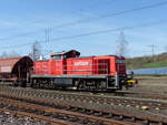 Railion 294 818-0 mit einem Güterzug aus Bebra, am 11.04.2022 bei der Einfahrt in Gerstungen.