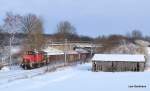 295 084-8 dieselt am 30.01.10 gemchlich mit einer bergabefahrt aus Lbeck durch Altenfelde Richtung Hamburg.