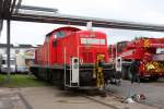 295041 wurde am 14.6.2014 für Demonstrationszwecke benötigt. Die Feuerwehr hob die Lok zeitweise mit einem Luftkissen an.