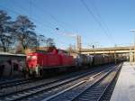 295 048-3 fhrt am 2.01.09 mit einer bergabefahrt durch Hamburg-Harburg Richtung AM.