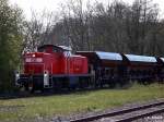 295 022-8 fuhr bei regenwetter mit einen ganzzug am 14.04.14 zum bhf glinde 