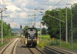 Railsystems RP 295 076-4 als Tfzf Richtung Sangerhausen, am 14.06.2016 in Bretleben.