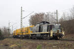 Railsystems RP 295 076 mit einem Gleisbaufahrzeug der Firma Schweerbau, fotografiert am 15.