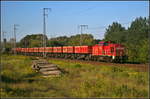 DB Cargo 298 316-1 fuhr mit einem Schotterzug am 29.08.2017 durch die Berliner Wuhlheide