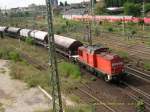 Am 27.08.07 zieht 298 333 ein paar Gterwagen aus dem Rangierbahnhof Halle/Saale.
