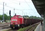 298 316-1 wartet hier auf die Weiterfahrt in Richtung Hafen von Knigs Wusterhausen um dort den Kohlezug, bzw den Inhalt der Waggons auf Schiffe zu verladen.