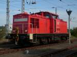 298 318 und ein freundlicher Lokfhrer am 09.September 2009 in Mukran West.