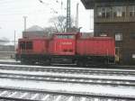 Hier 298 335-1, bei der Durchfahrt am 17.12.2009 durch Angermnde.